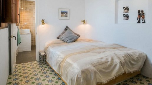 Картинка: Маленькая спальня: нюансы и хитрости дизайна для увеличения места. Современные интерьерные решения и их особенности