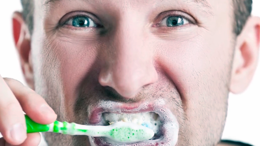 Картинка: О необходимости чистить зубы знают все, но как это сделать правильно.  