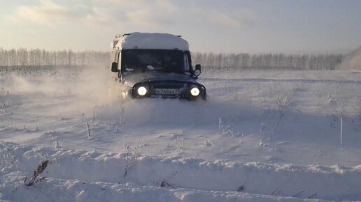 Картинка: УАЗ-469 впечатлил всех своими внедорожными возможностями зимой