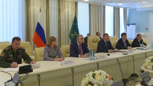 Картинка: Министр обороны РФ дал высокую оценку взаимодействию с руководством Адыгеи
