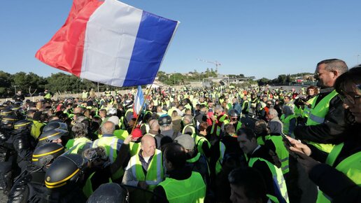 Картинка: Желтые жилеты во Франции требуют